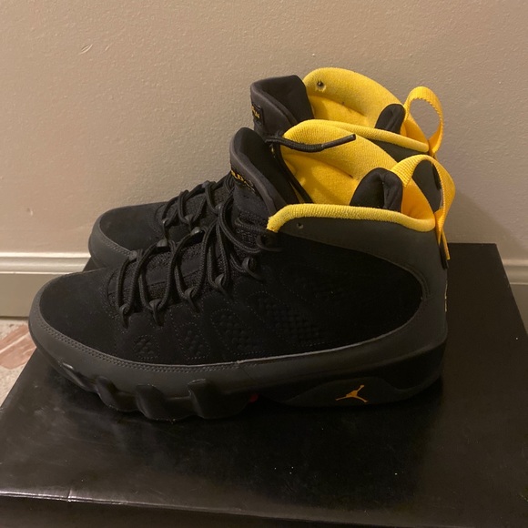 University gold 9 aka the Batman